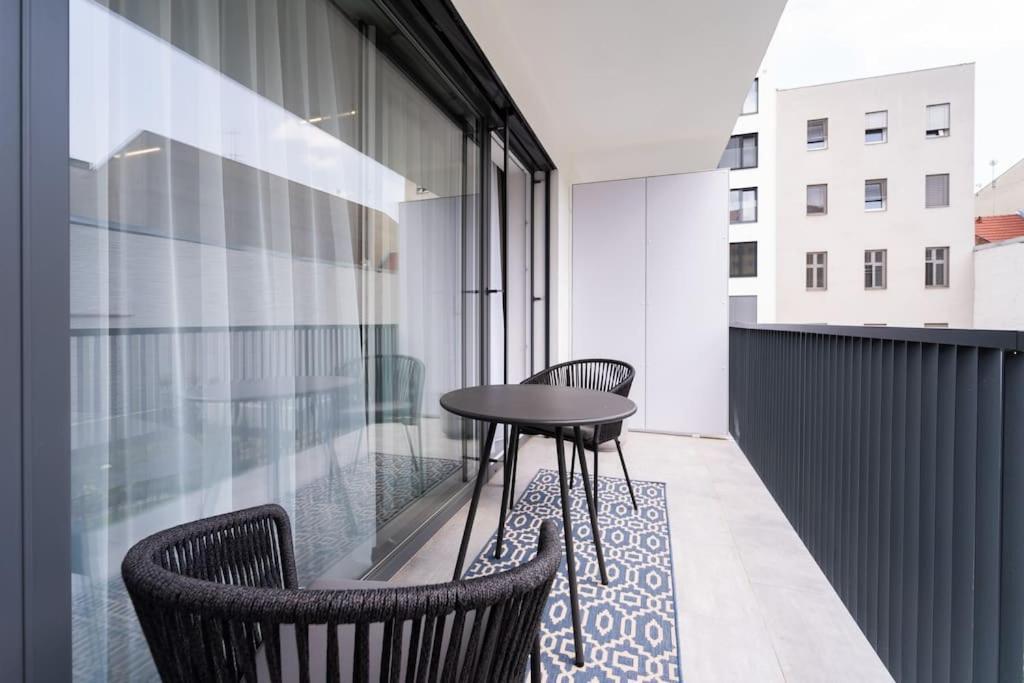 Parkside Harmony Apartment - ブルノ エクステリア 写真